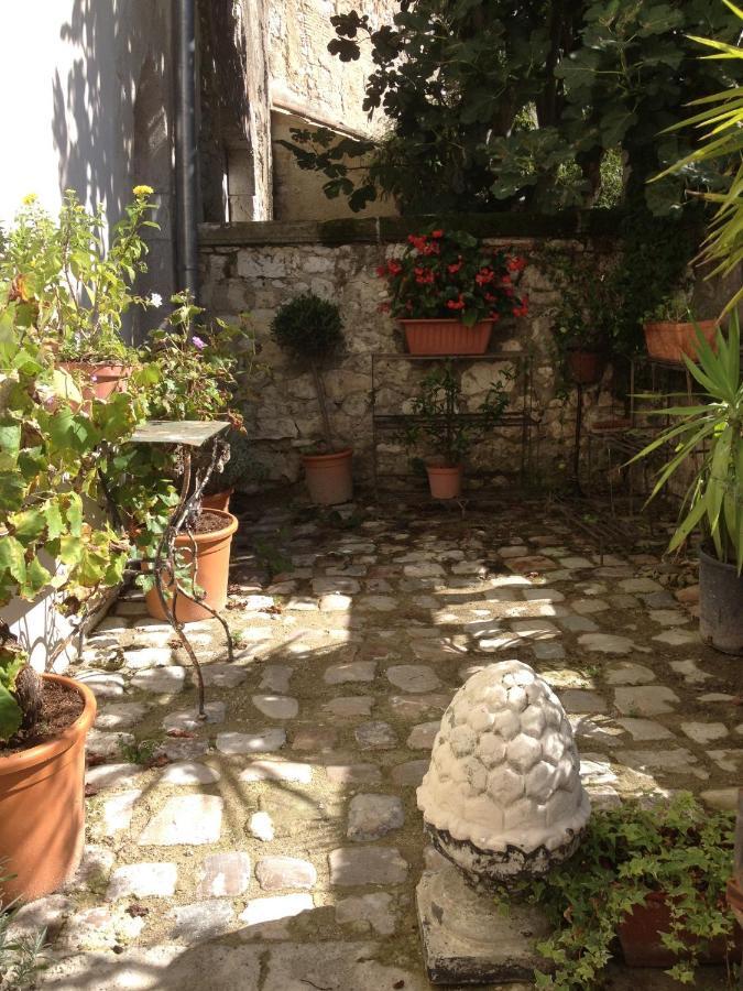 Cours De Thomazeau Bed & Breakfast Castillonnes Exterior photo